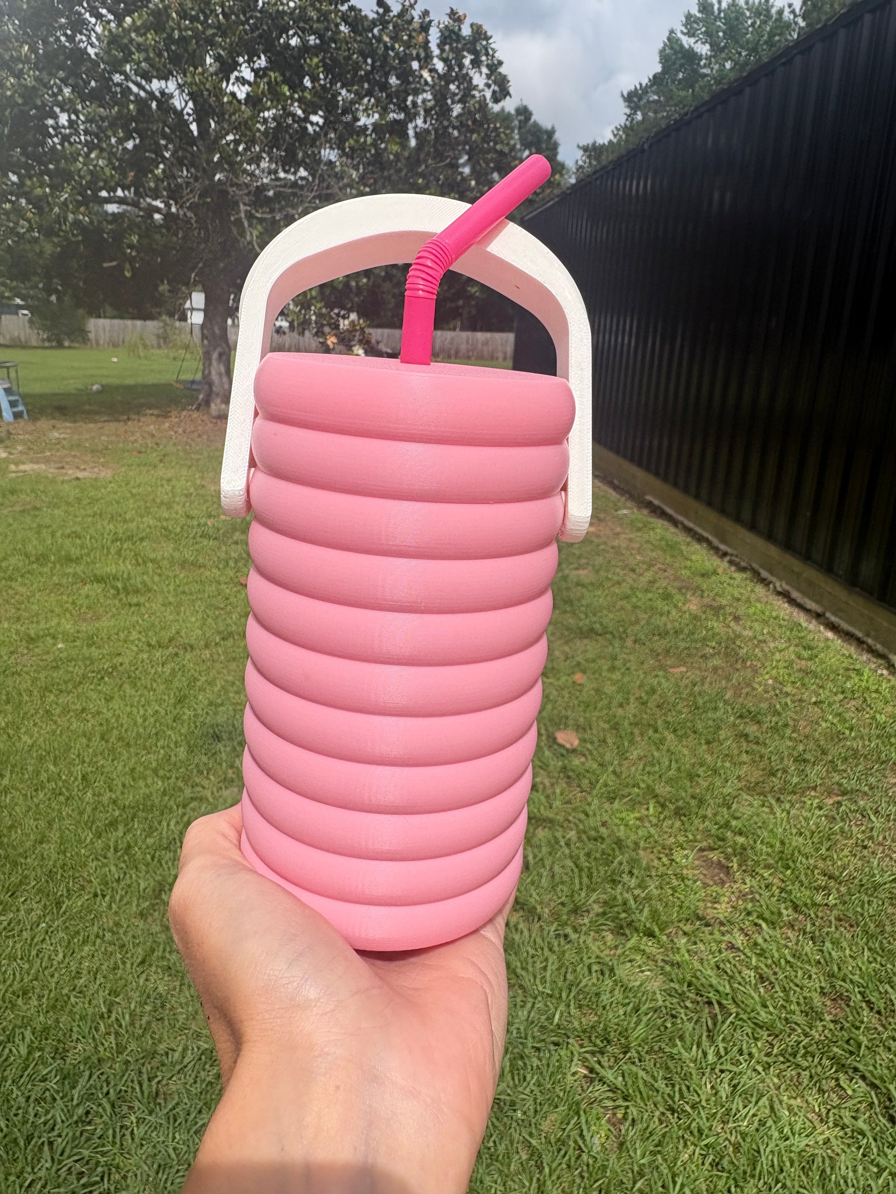 Can holder cooler- light pink and white